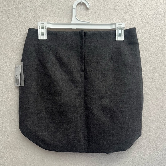 NWT Forever 21 Grey Zipper Accent Mini Skirt Size Medium - Picture 4 of 11